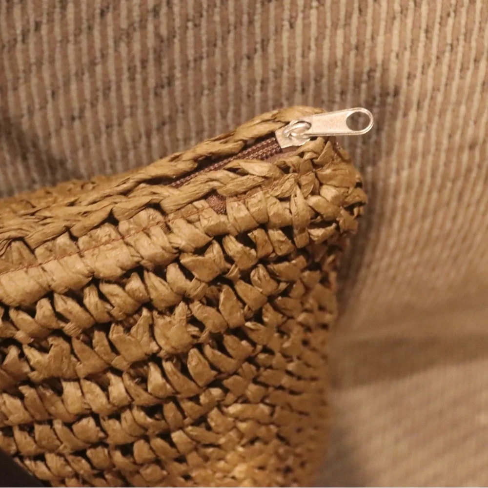 Large Woven Straw Tote Beach BagLightweight Zipper Closure Lined Stylish… - Picture 2 of 5